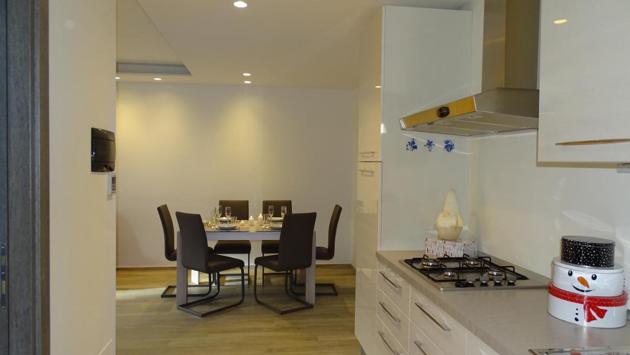 Blue Moon - Via Parigi Apartments Aosta Luaran gambar