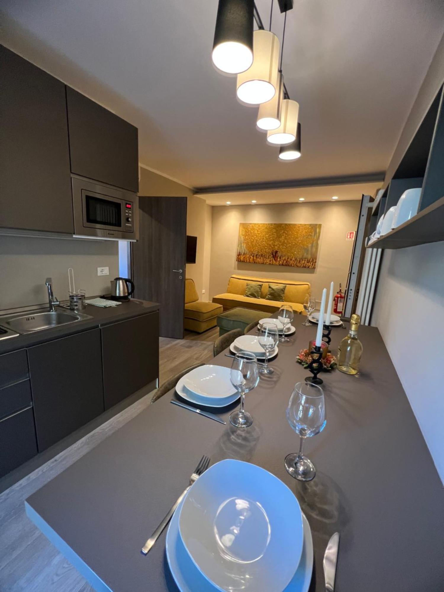 Blue Moon - Via Parigi Apartments Aosta Luaran gambar