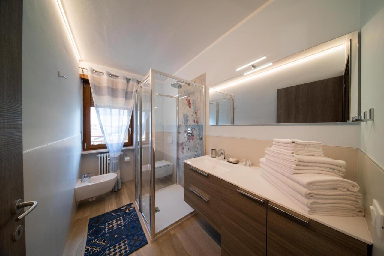 Blue Moon - Via Parigi Apartments Aosta Luaran gambar