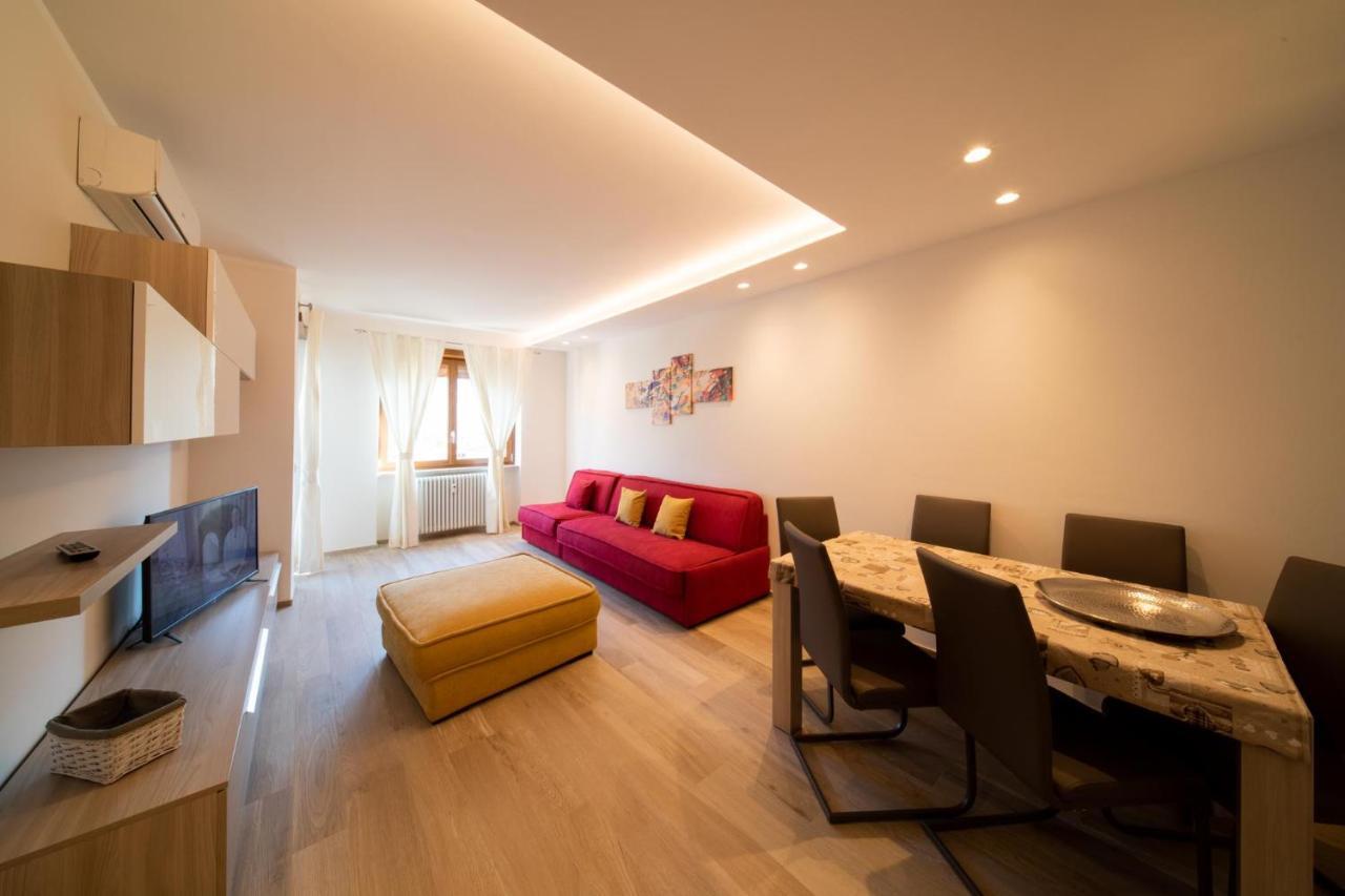Blue Moon - Via Parigi Apartments Aosta Luaran gambar